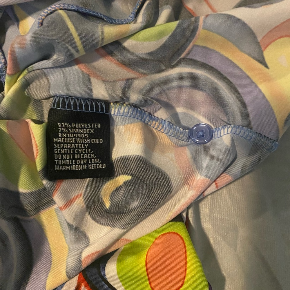 Essentials by Milano Multicolor stretchy Abstract Blouse - Picture 6 of 6
